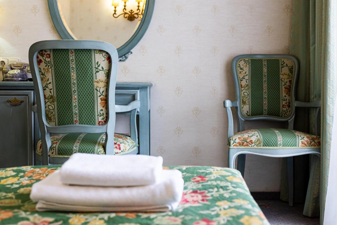 Edelweiss Hotel Yaremche Bagian luar foto