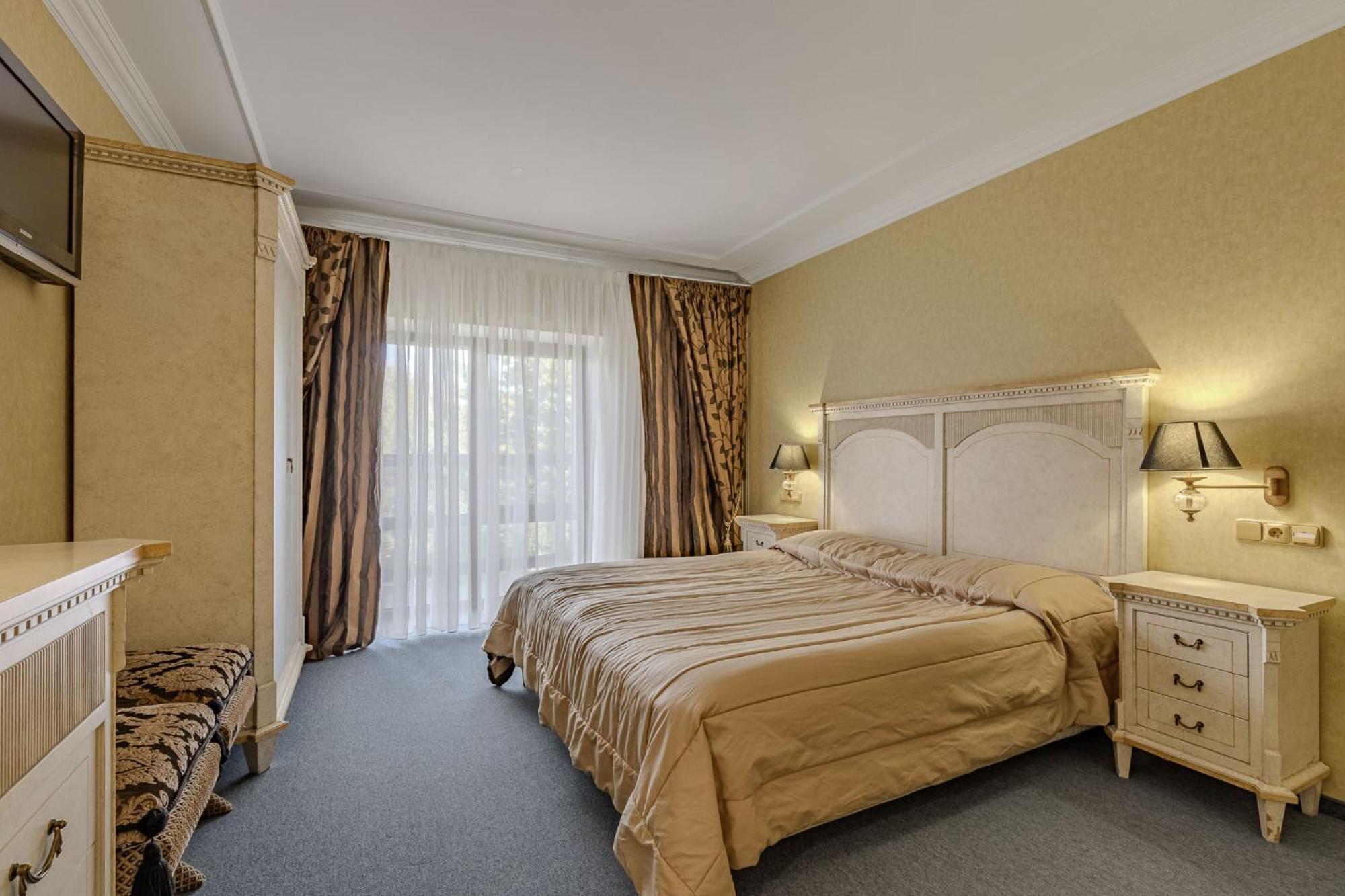 Edelweiss Hotel Yaremche Bagian luar foto